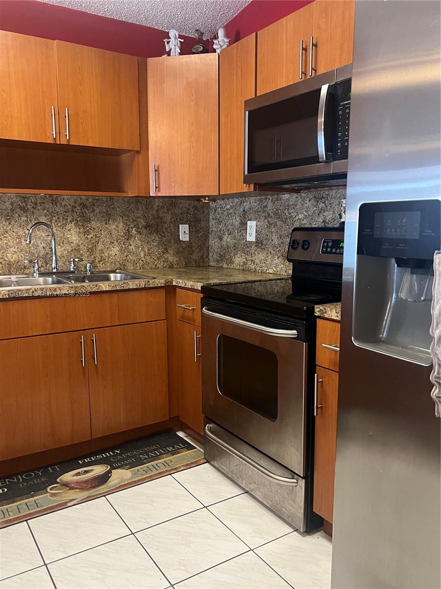 EL PRADO COUNTRY CLUB 4TH - Residential Lease