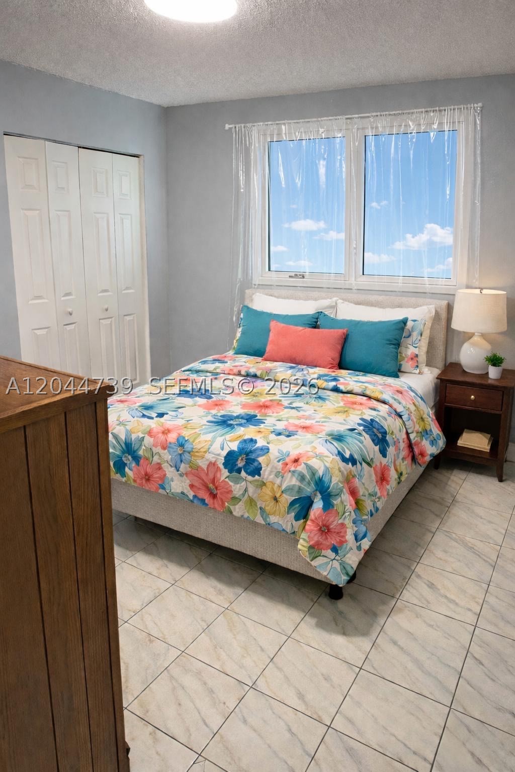SAMARI LAKE EAST CONDO - Residential