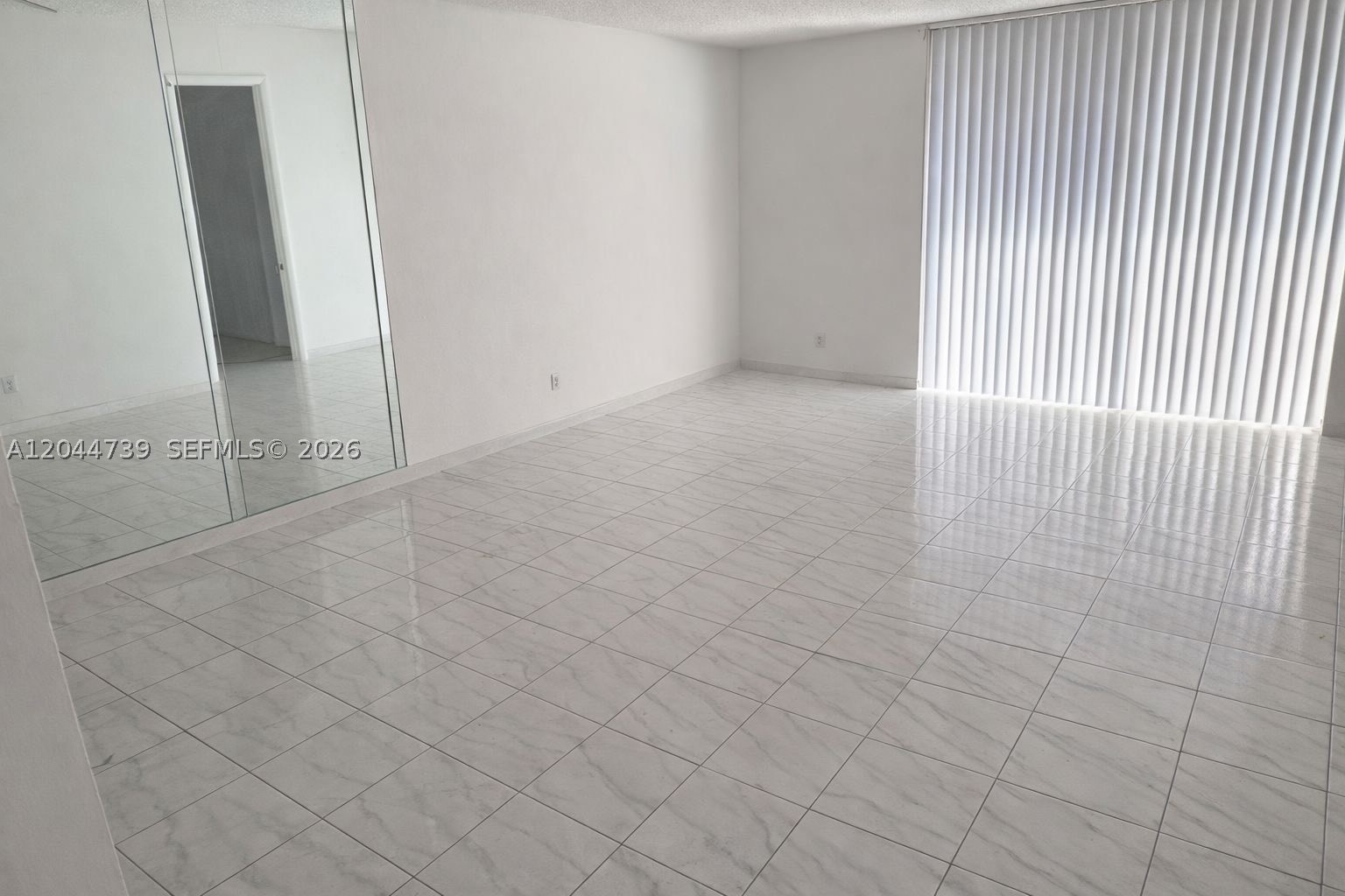 SAMARI LAKE EAST CONDO - Residential