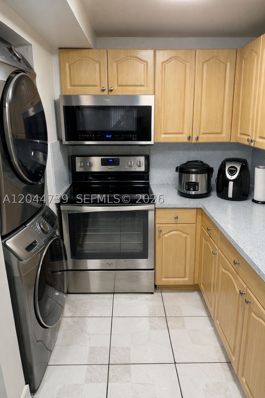 SAMARI LAKE EAST CONDO - Residential