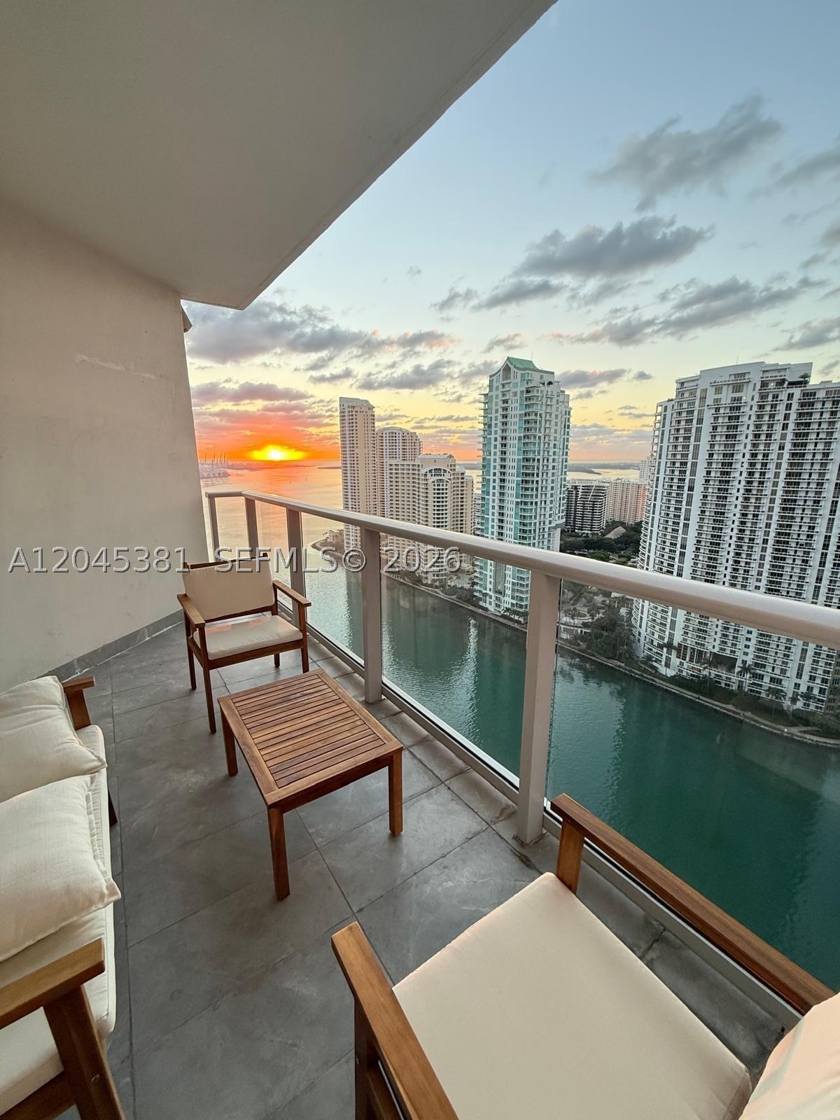 Stunning 2-bedroom, 2-bath residence at Met 1 in the heart of Downtown Miami, offering breathtaking southeast-facing views of Biscayne Bay and the Miami River from the 28th floor. This light-filled unit features a desirable split floor plan, elegant marble floors throughout, an upgraded kitchen and bathrooms, stainless steel appliances, spacious walk-in closets, and floor-to-ceiling windows that fill the home with natural light. Enjoy resort-style amenities including 24-hour concierge, valet, security, state-of-the-art fitness center, sauna, residents lounge, business center, and children’s playroom. Prime location just steps from Brickell, Bayfront Park, world-class dining, shopping, and entertainment.