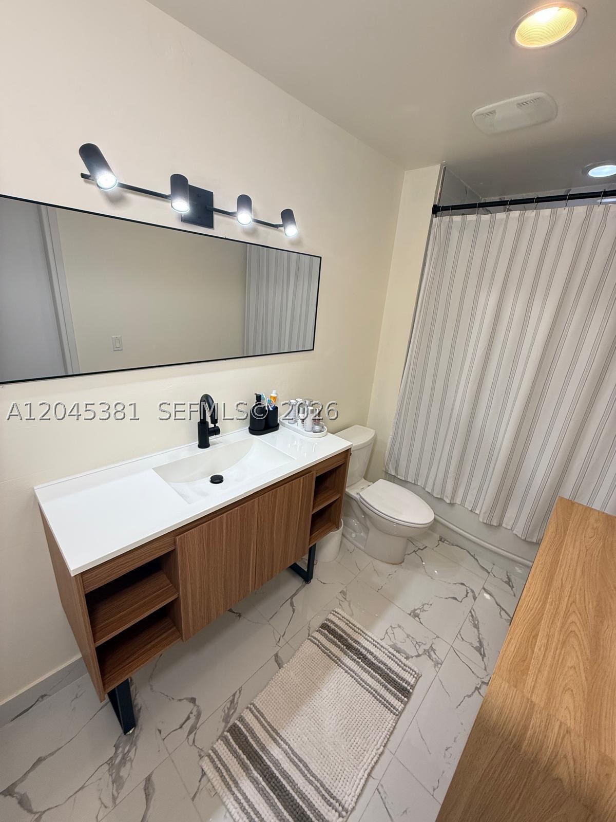 MET 1 CONDO - Residential