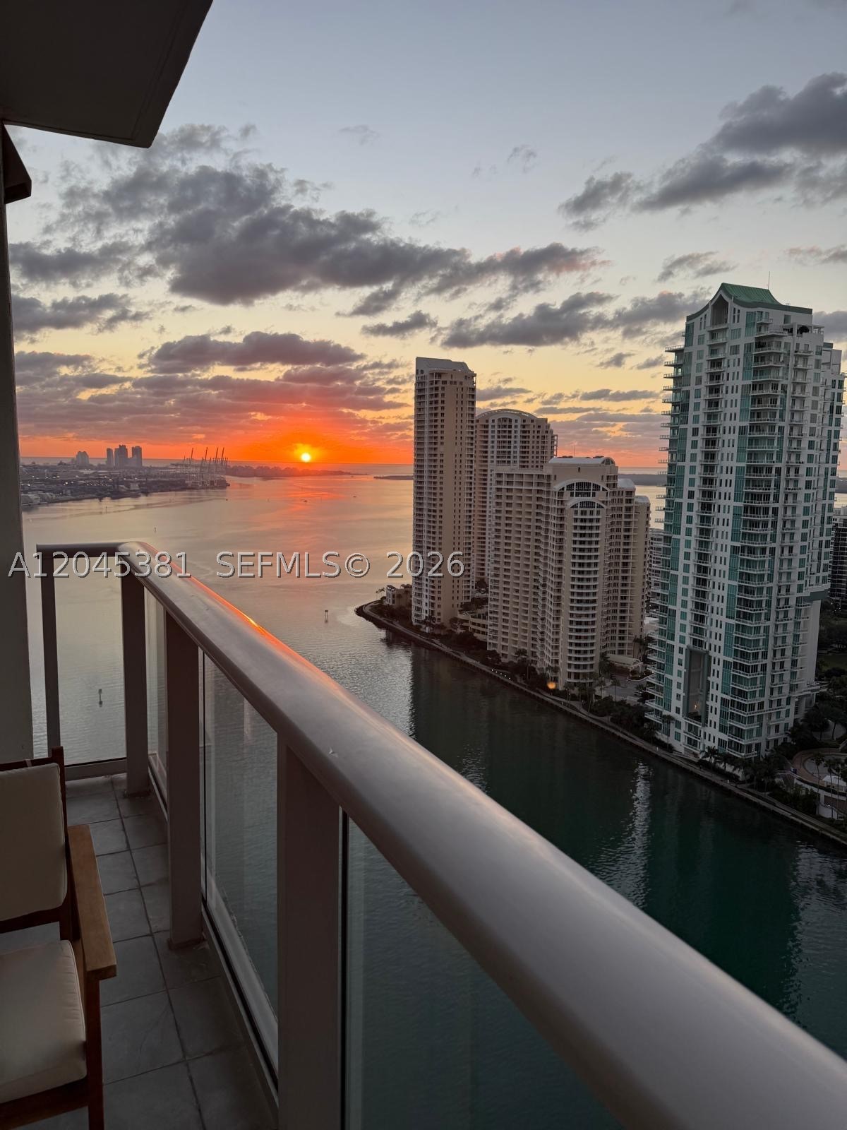 MET 1 CONDO - Residential