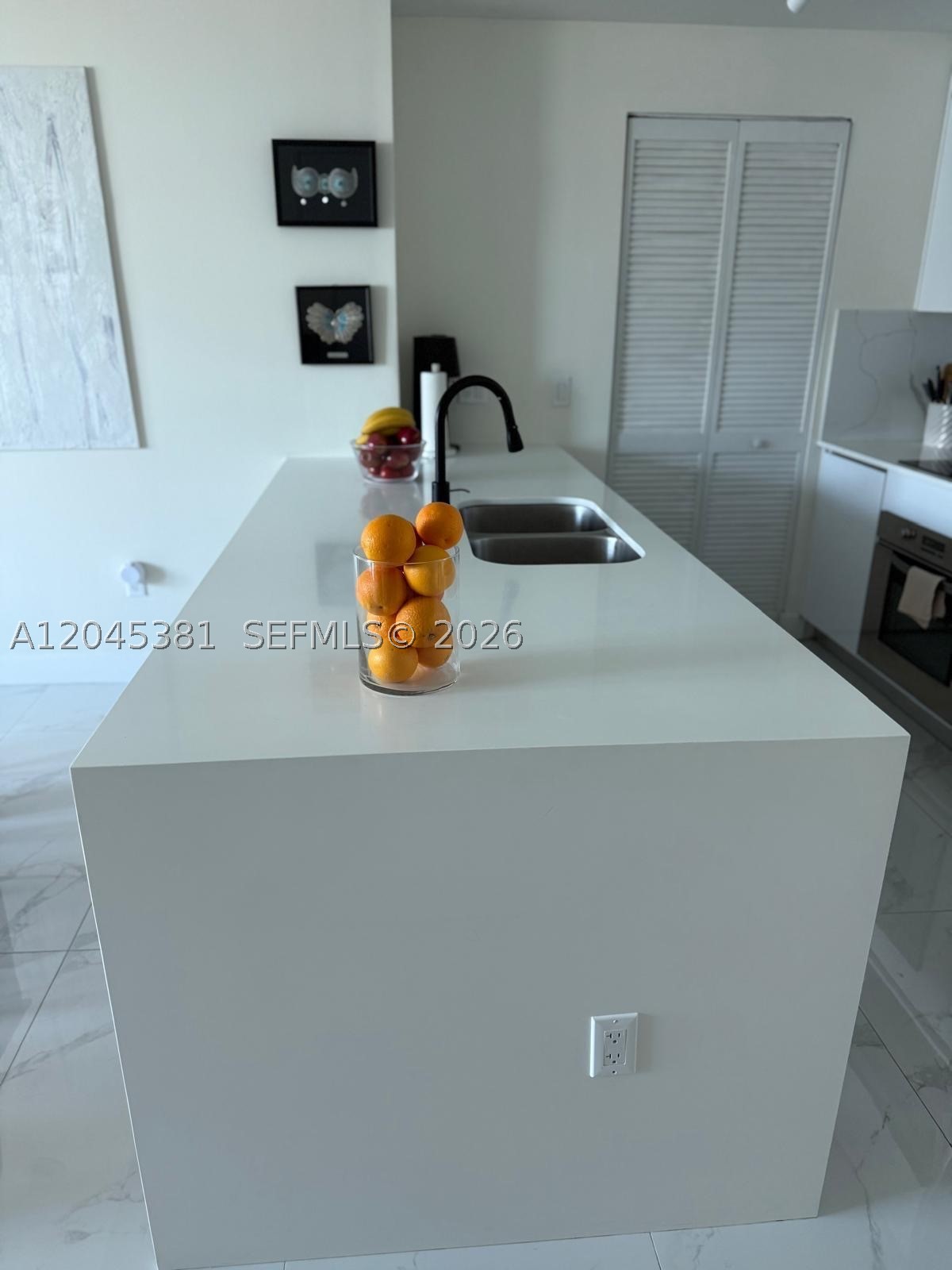 MET 1 CONDO - Residential