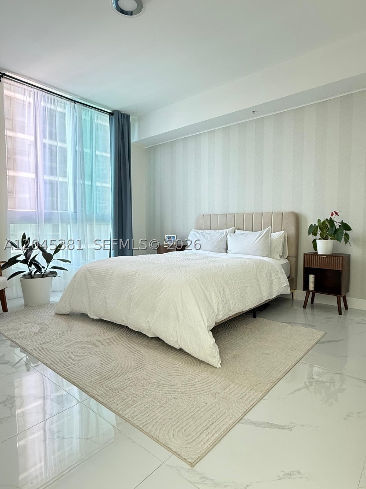 MET 1 CONDO - Residential