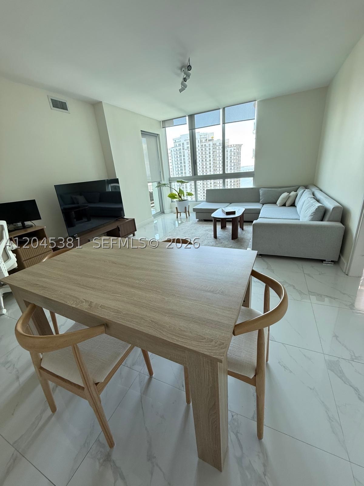 MET 1 CONDO - Residential