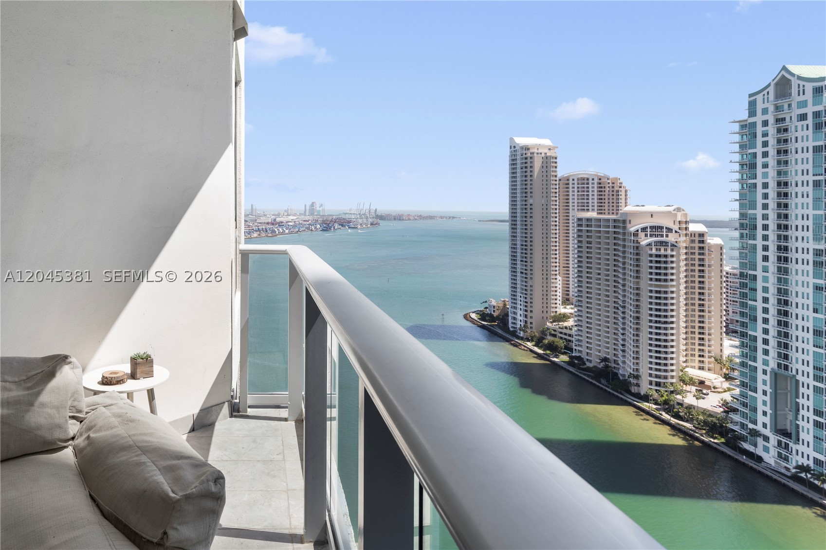 MET 1 CONDO - Residential