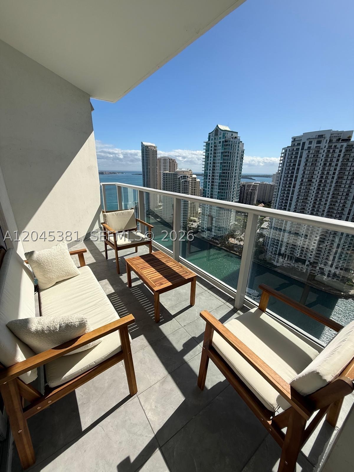 MET 1 CONDO - Residential