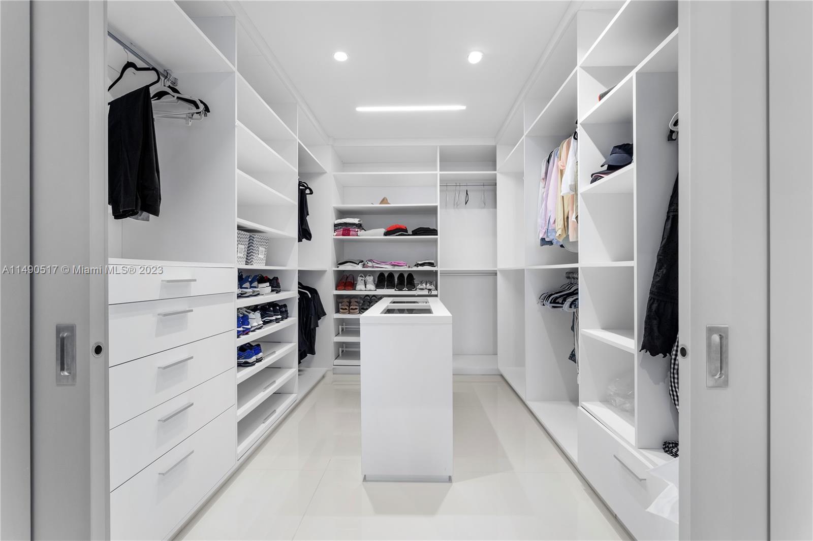 MUSE CONDO - Residential