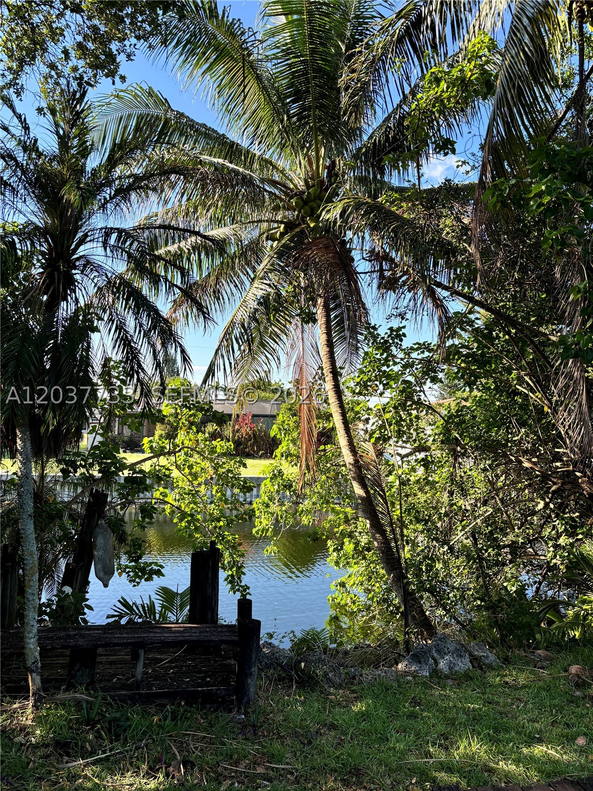 STIRLING LAKE - Residential