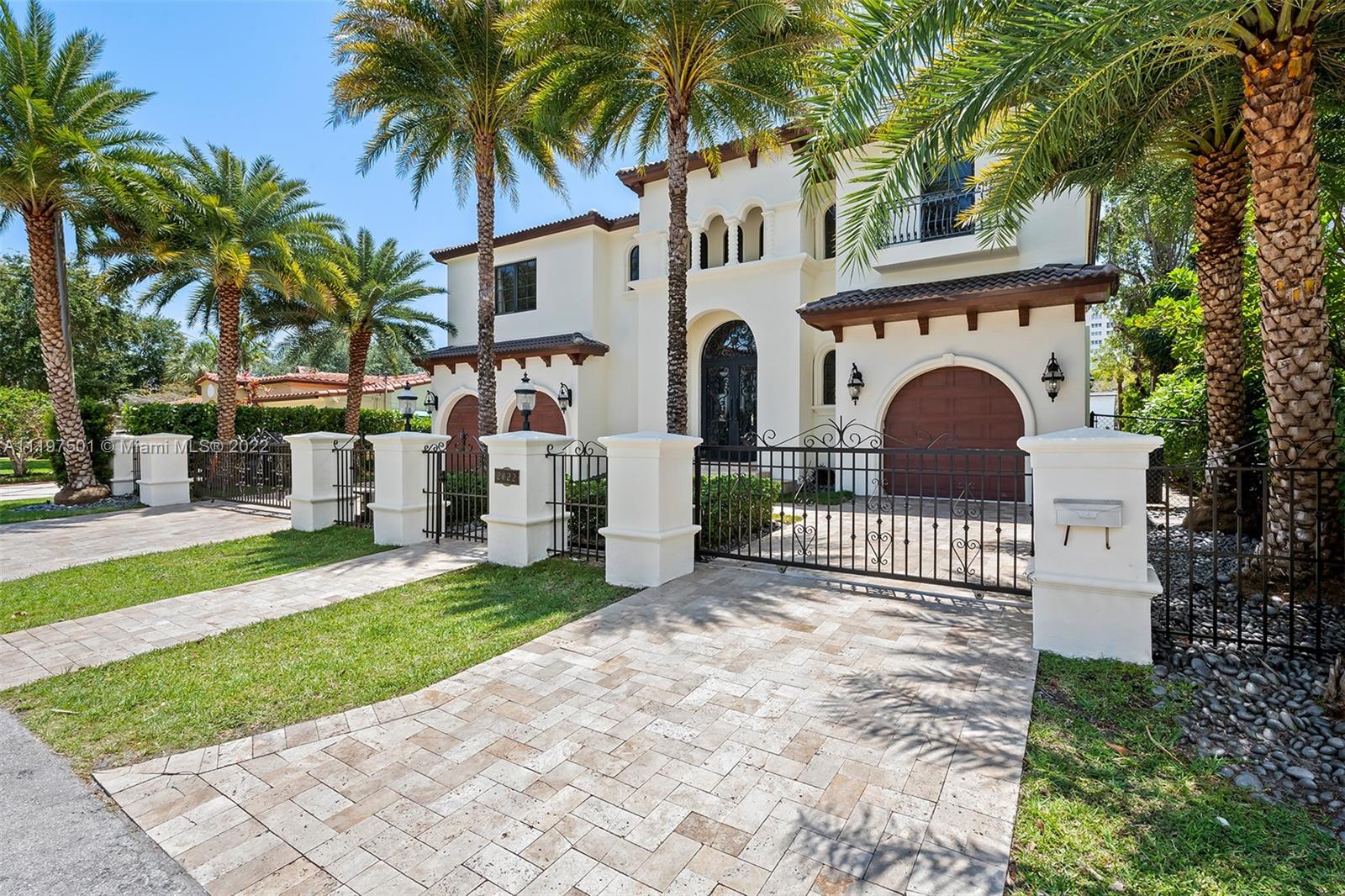 SEVEN ISLES - LAS OLAS - Residential