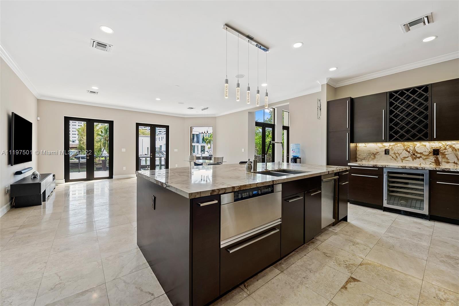 SEVEN ISLES - LAS OLAS - Residential