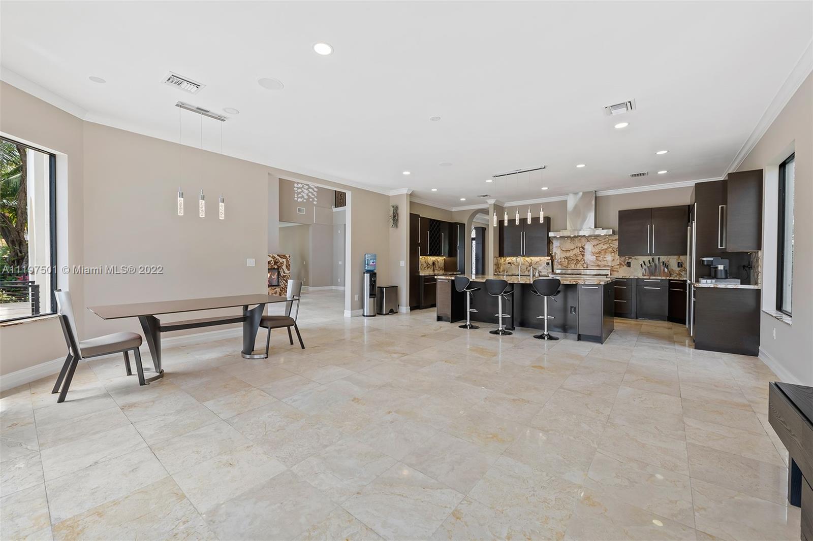 SEVEN ISLES - LAS OLAS - Residential