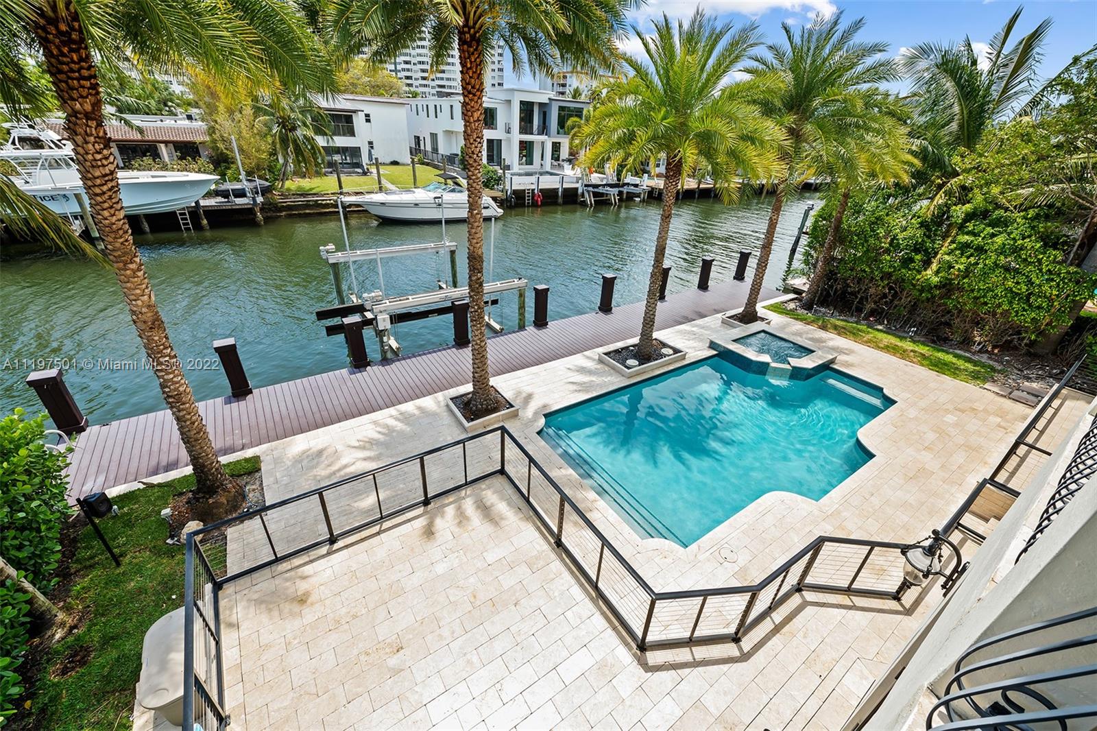 SEVEN ISLES - LAS OLAS - Residential