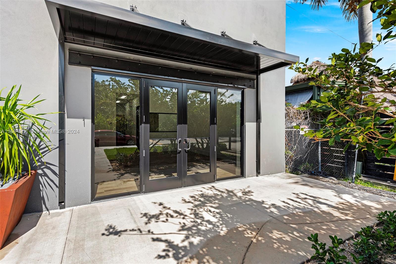 Welcome to this newly built contemporary office space, boasting modern amenities and a thoughtfully designed layout. Features include a spacious conference room, convenient kitchenette, private bathroom, and individually controlled AC unit for optimal comfort. Enjoy the added convenience of free assigned parking and a prime location adjacent to the weekend hosted Yellow Green Farmers Market in Hollywood. With seamless access to I95 and The Florida Turnpike, as well as being just 10 minutes away from the Hollywood/Ft. Lauderdale International Airport, this centrally located office space offers both convenience and sophistication.