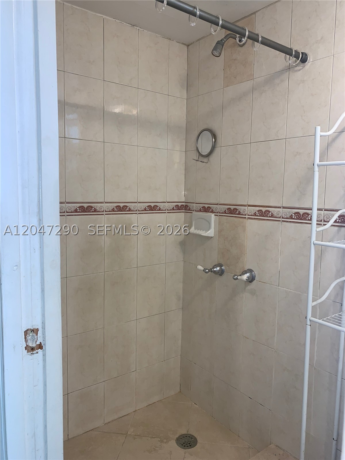 BISCAYNE GARDENS SEC H PA - Residential Lease