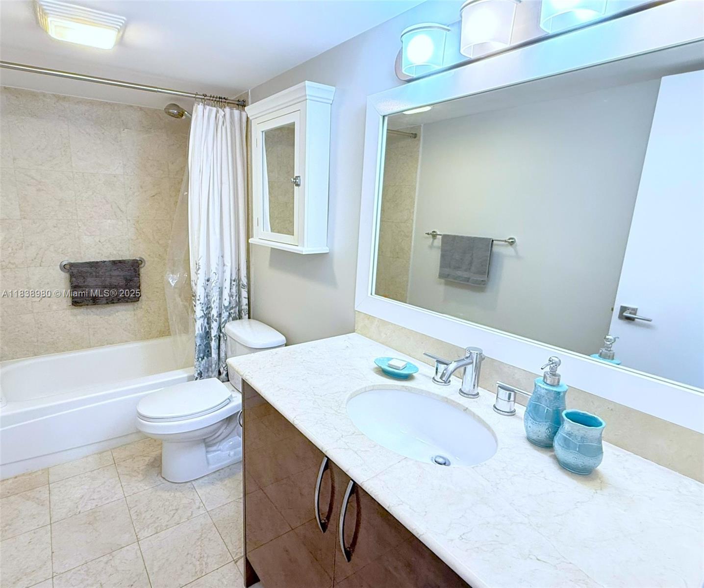 HARBOUR HOUSE - Residential Lease