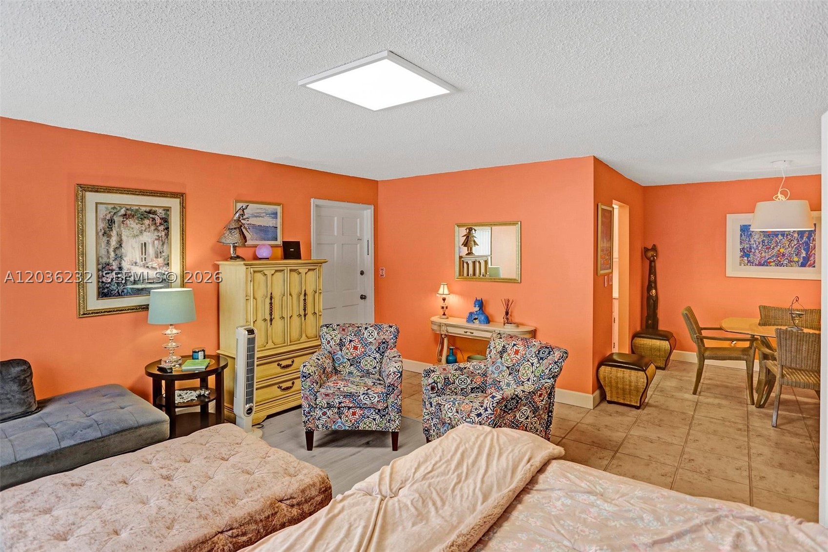 COLONIAL MANOR EAST APART - Residential