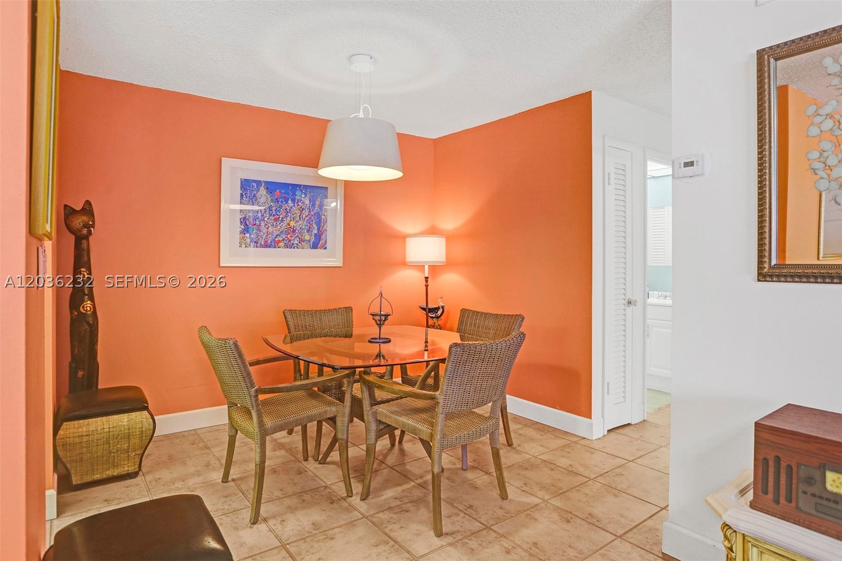 COLONIAL MANOR EAST APART - Residential