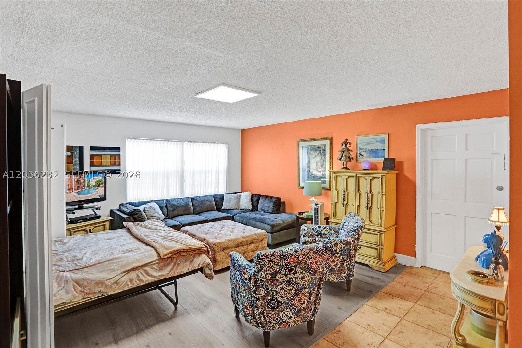 COLONIAL MANOR EAST APART - Residential