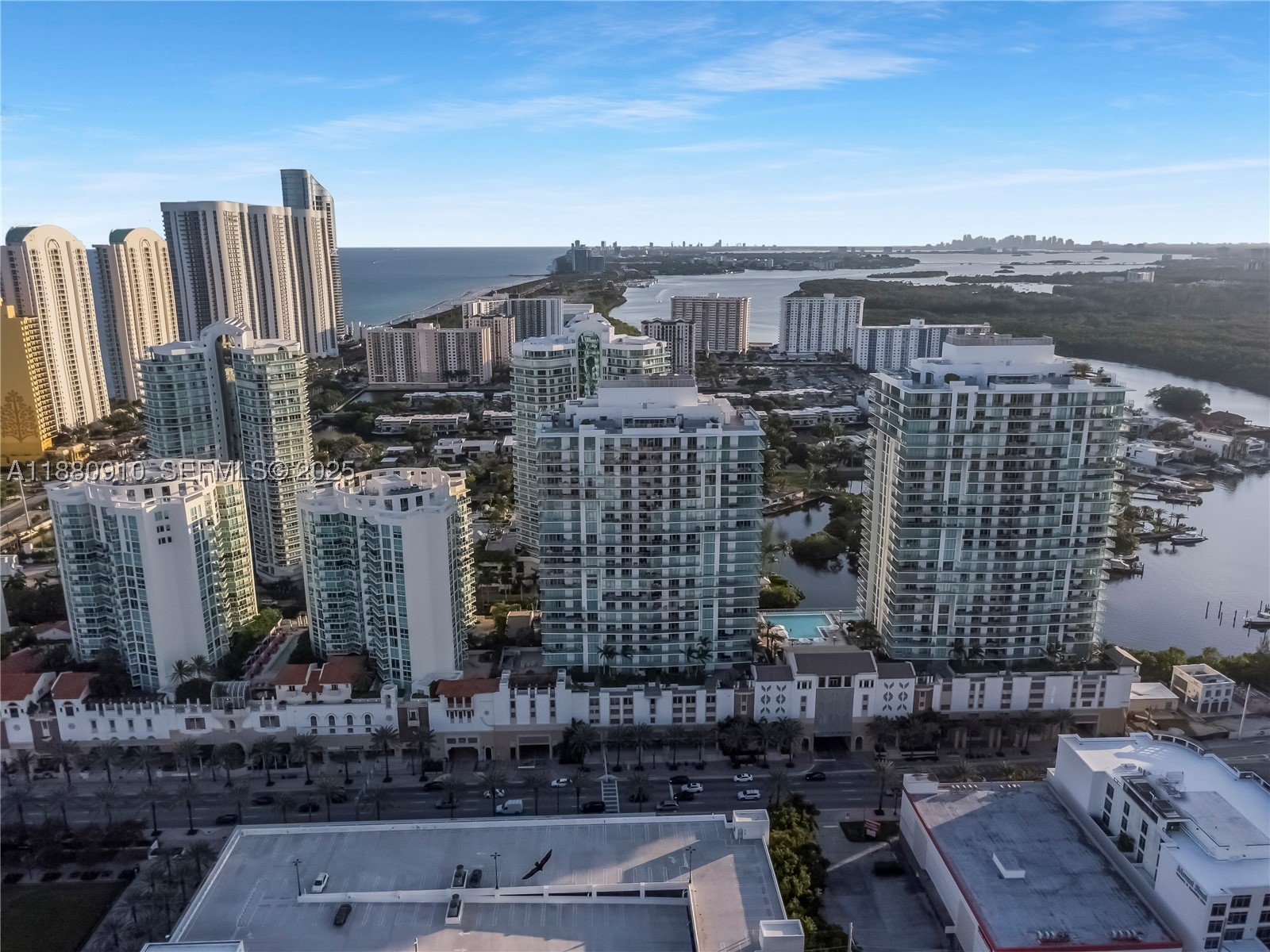 PARQUE TOWERS CONDO - Residential