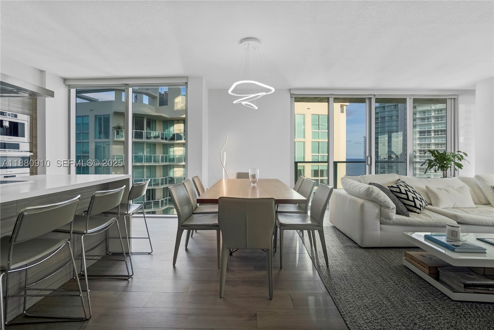PARQUE TOWERS CONDO - Residential