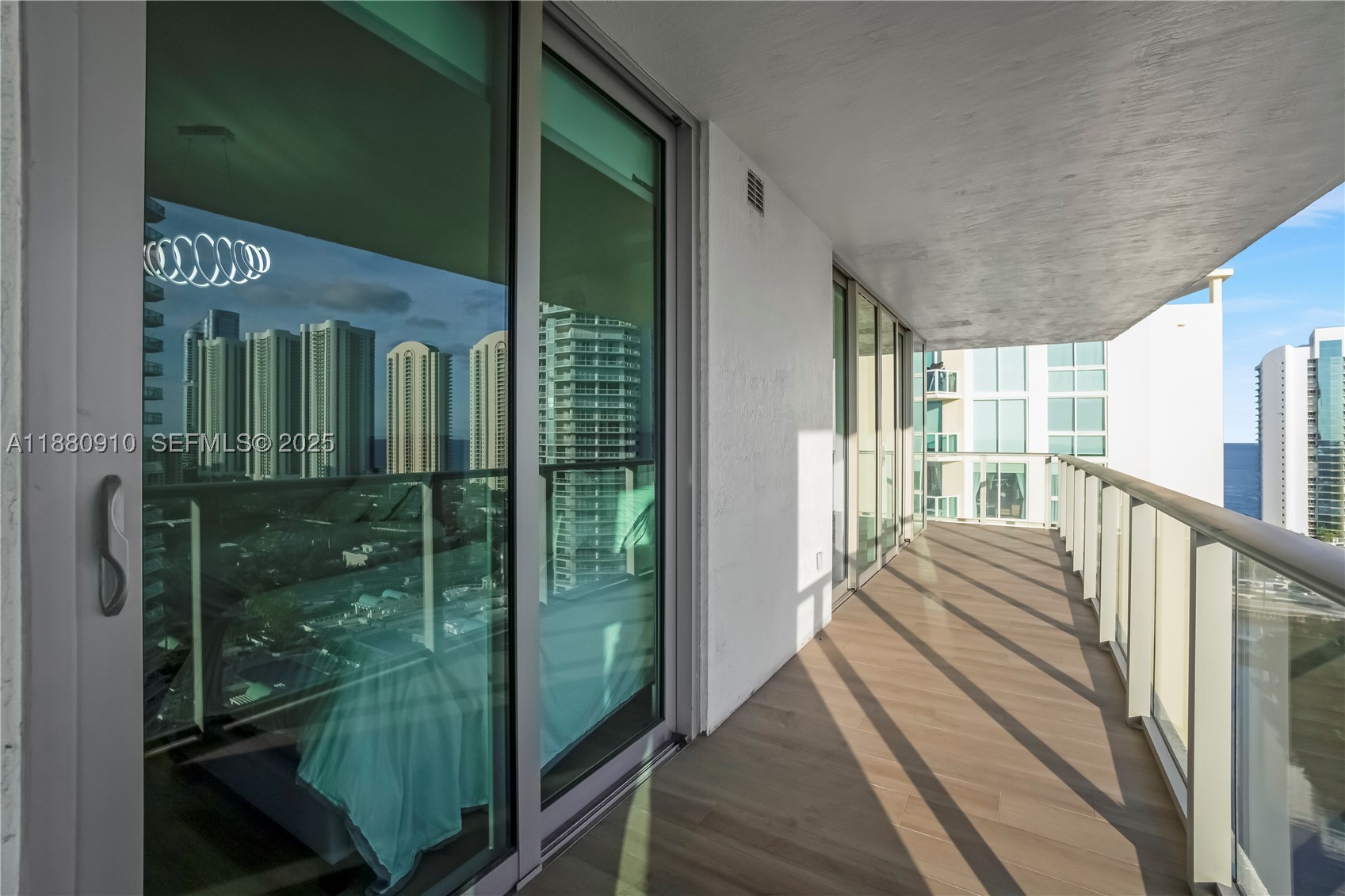 PARQUE TOWERS CONDO - Residential