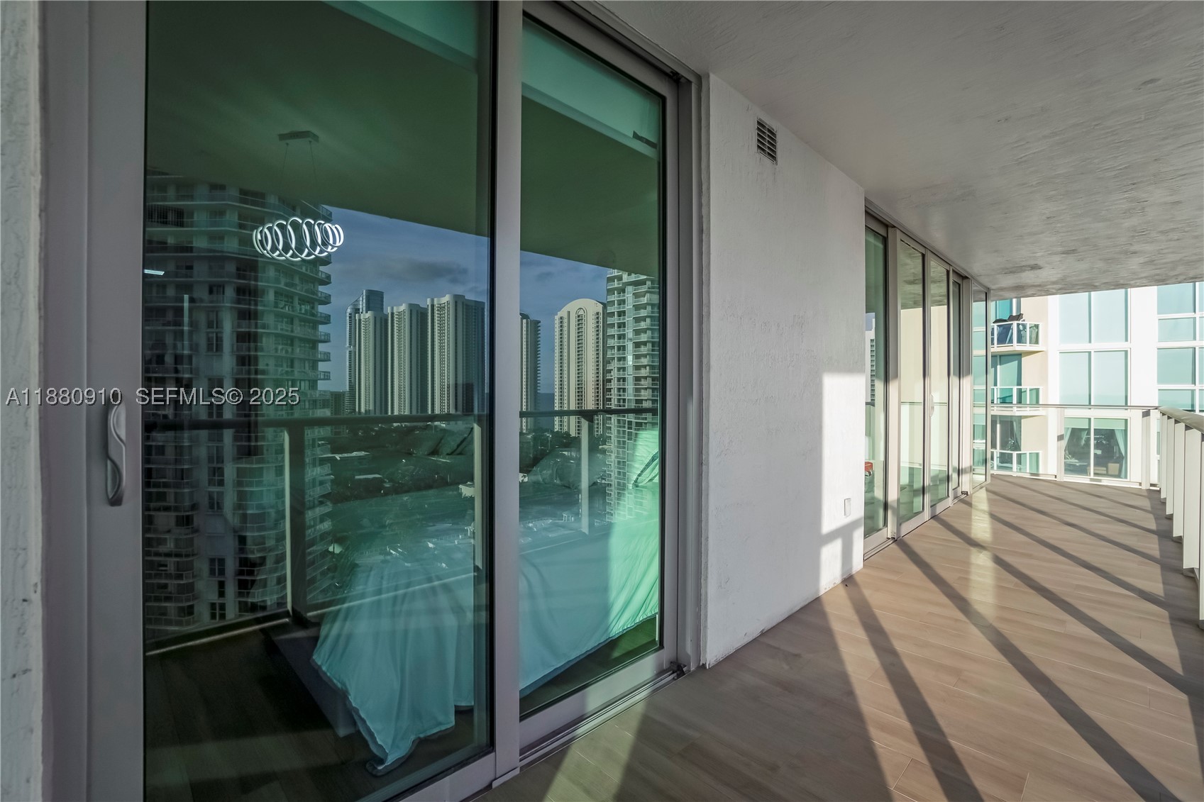 PARQUE TOWERS CONDO - Residential