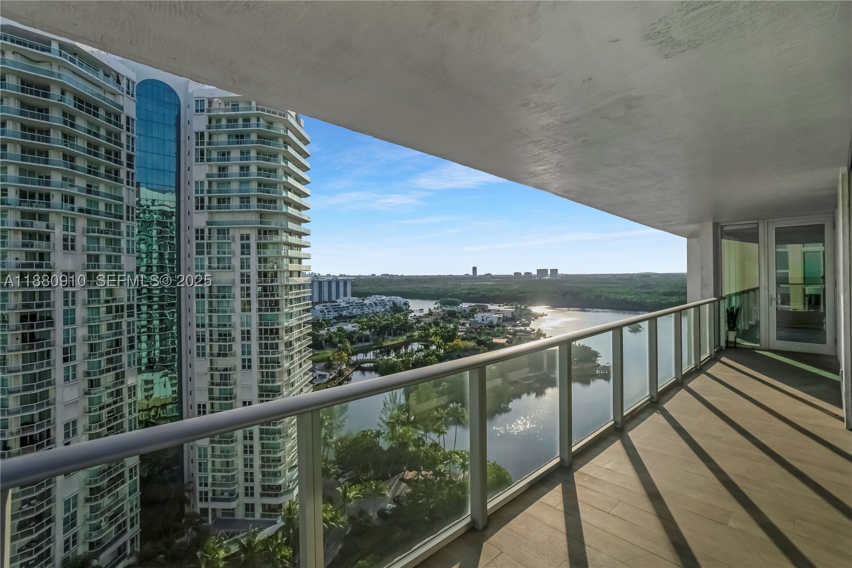 PARQUE TOWERS CONDO - Residential