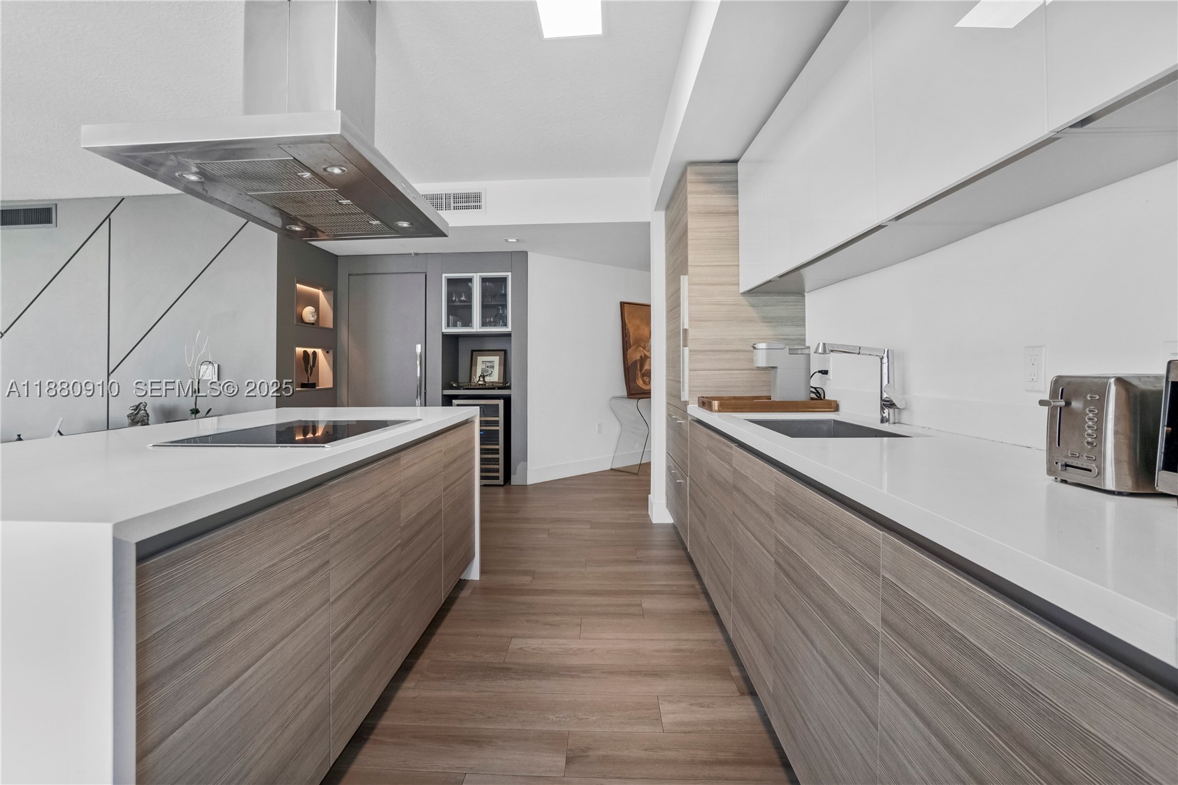 PARQUE TOWERS CONDO - Residential