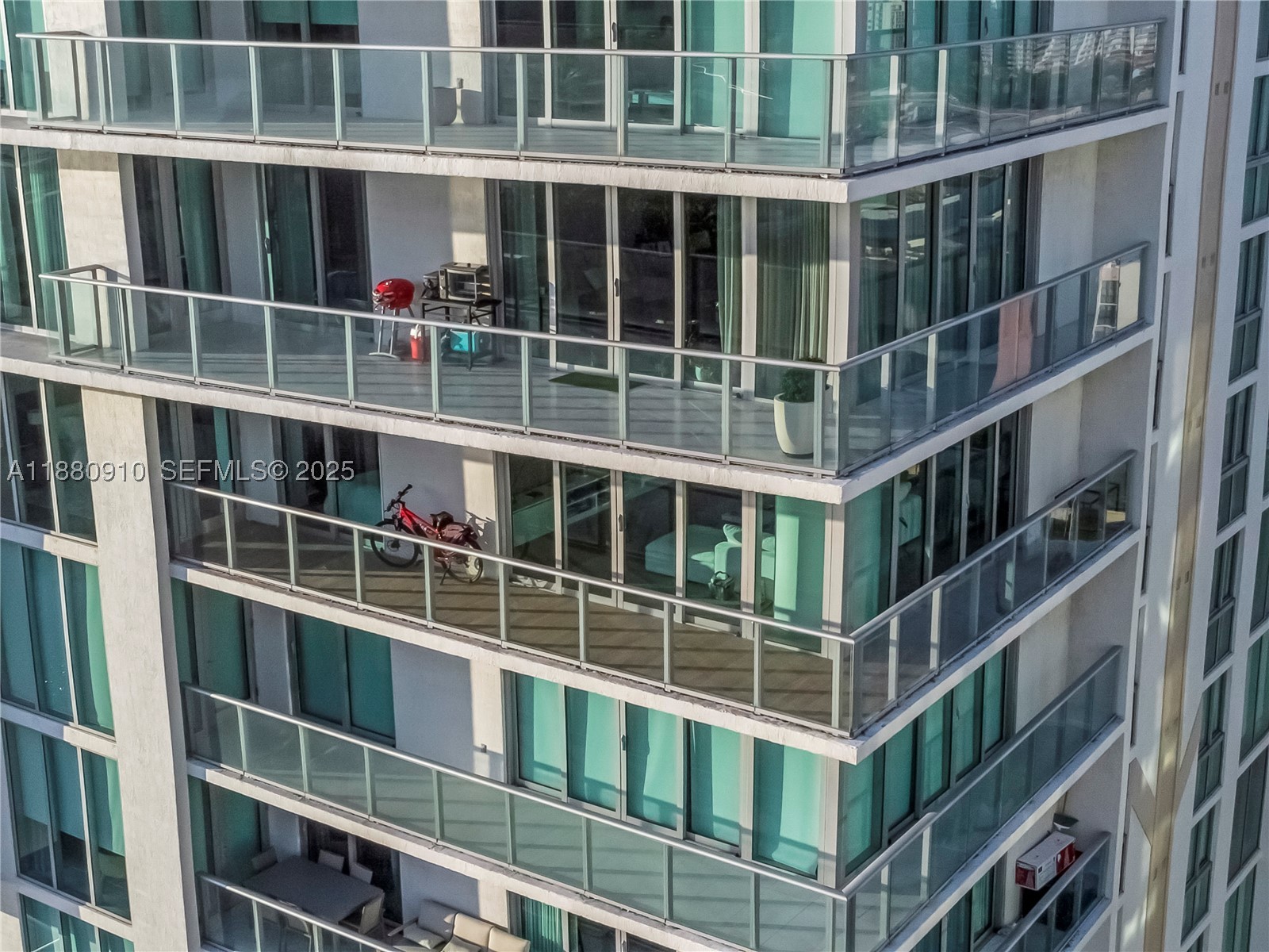 PARQUE TOWERS CONDO - Residential