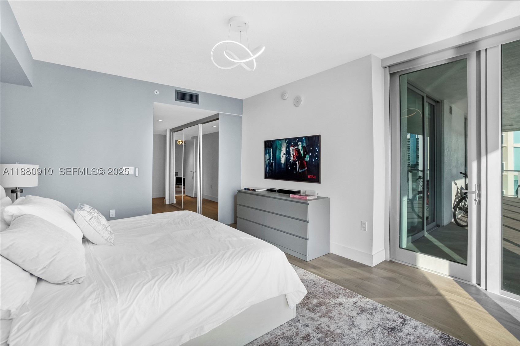 PARQUE TOWERS CONDO - Residential