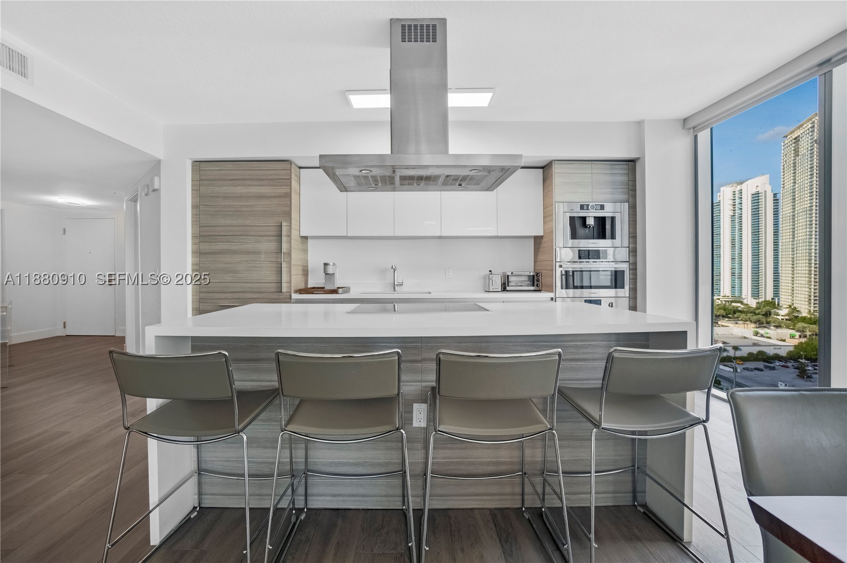 PARQUE TOWERS CONDO - Residential