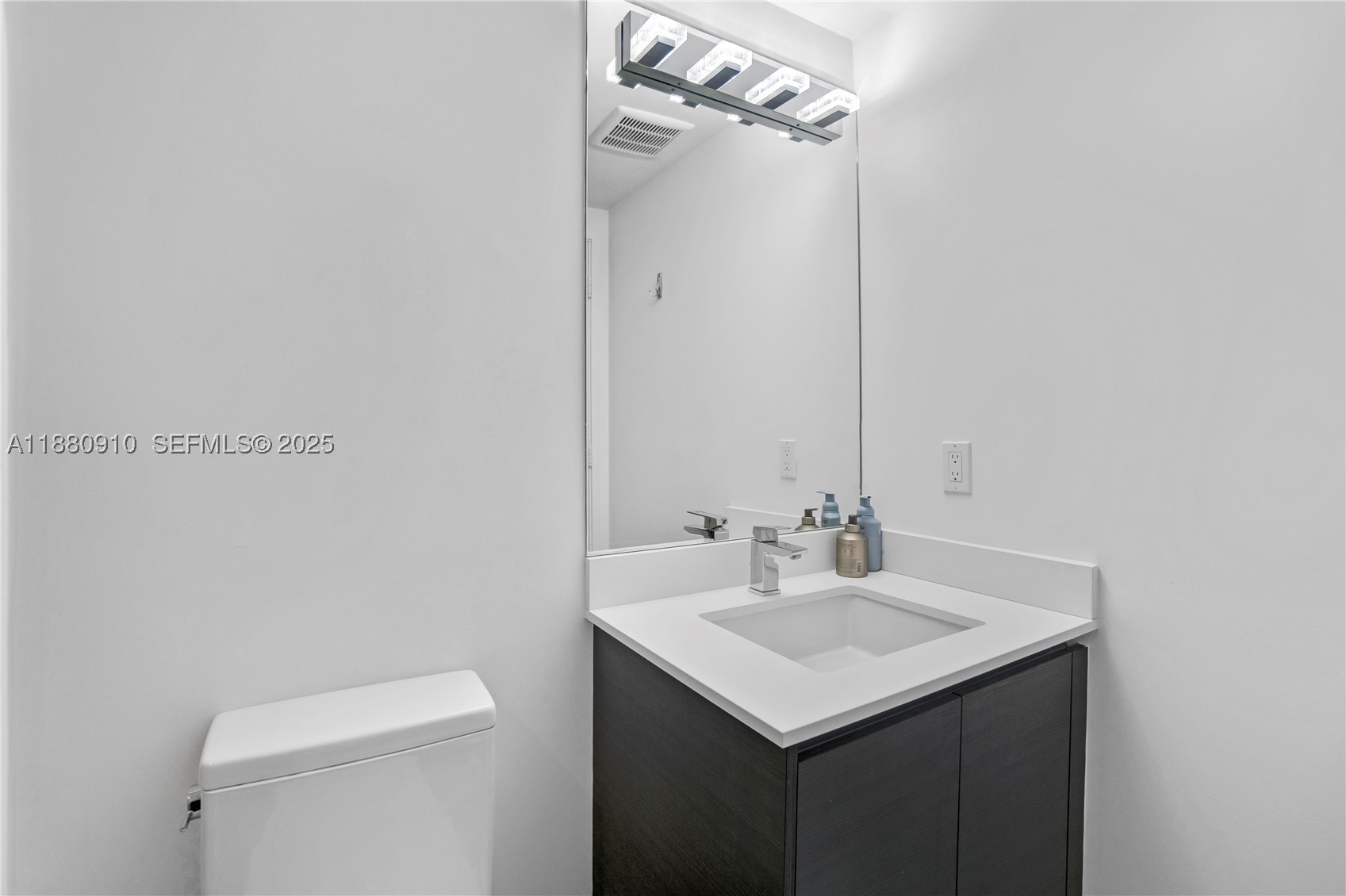PARQUE TOWERS CONDO - Residential