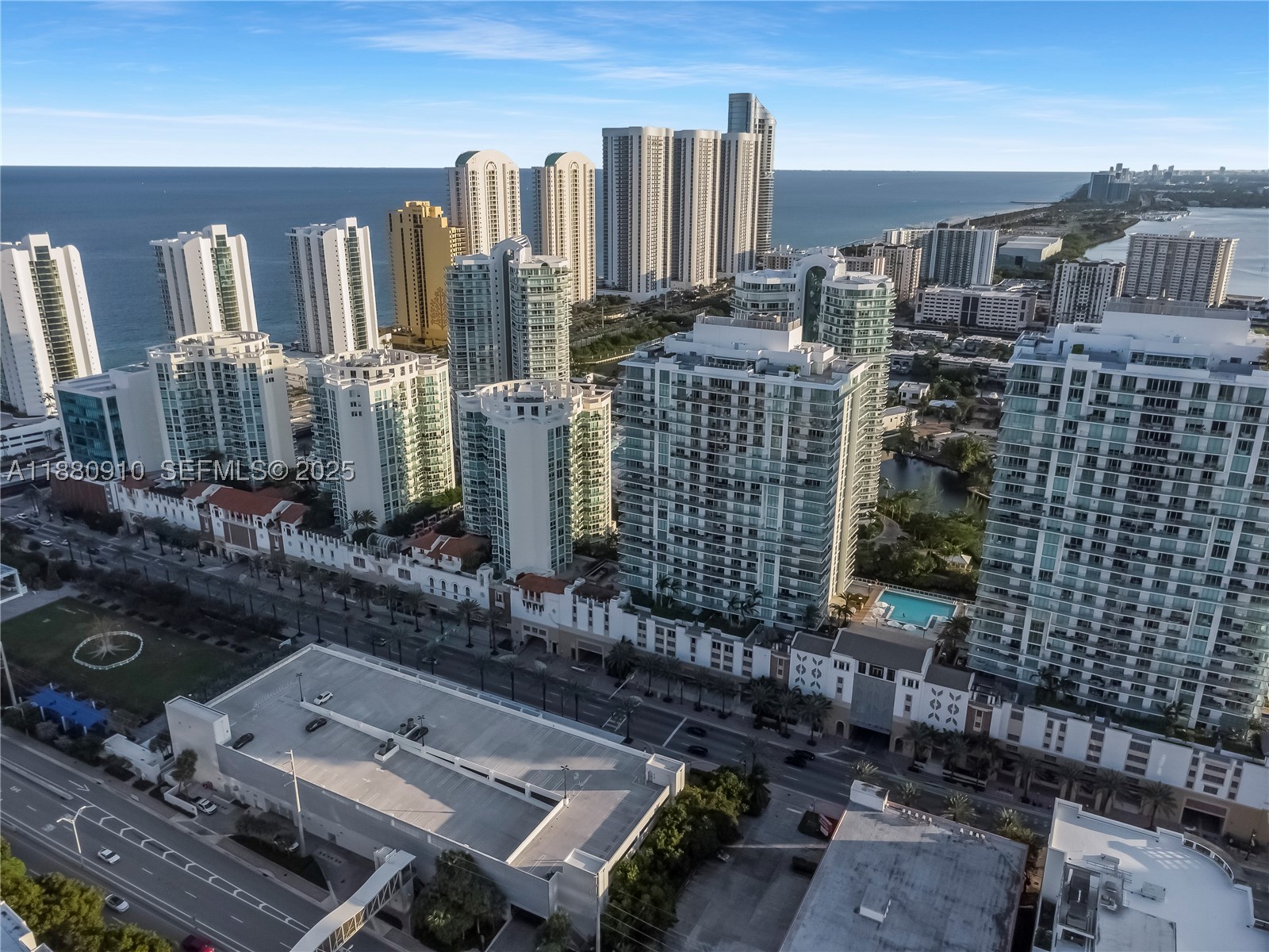 PARQUE TOWERS CONDO - Residential