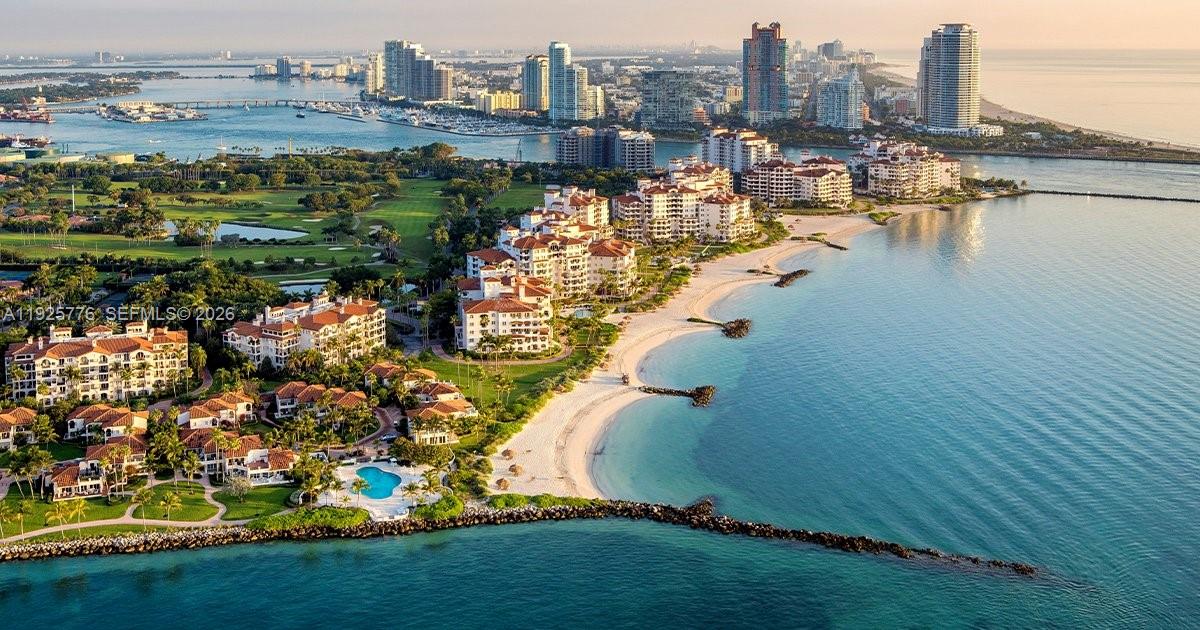 OCEANSIDE FISHER ISL COND - Residential