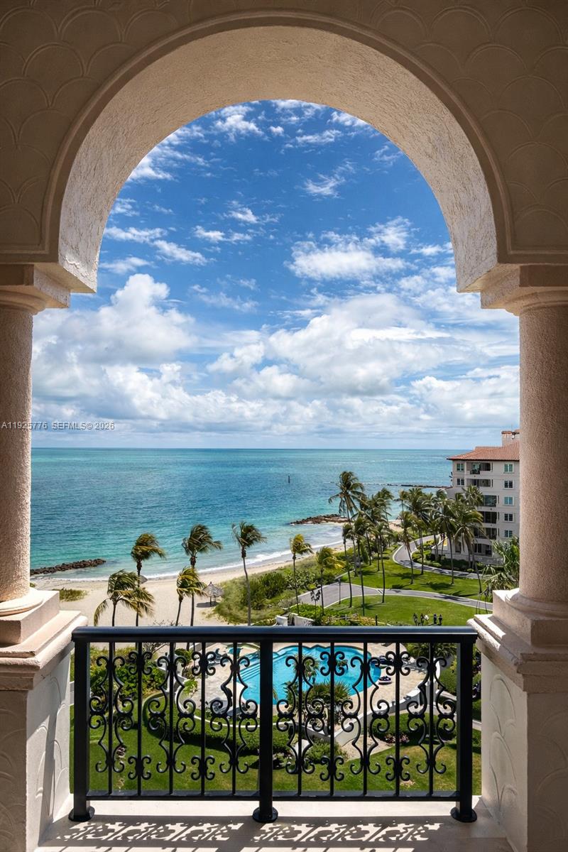 OCEANSIDE FISHER ISL COND - Residential