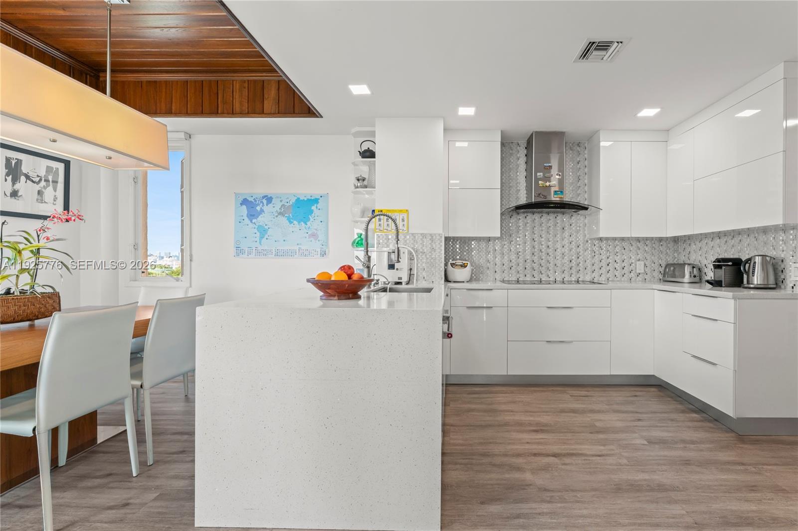 OCEANSIDE FISHER ISL COND - Residential