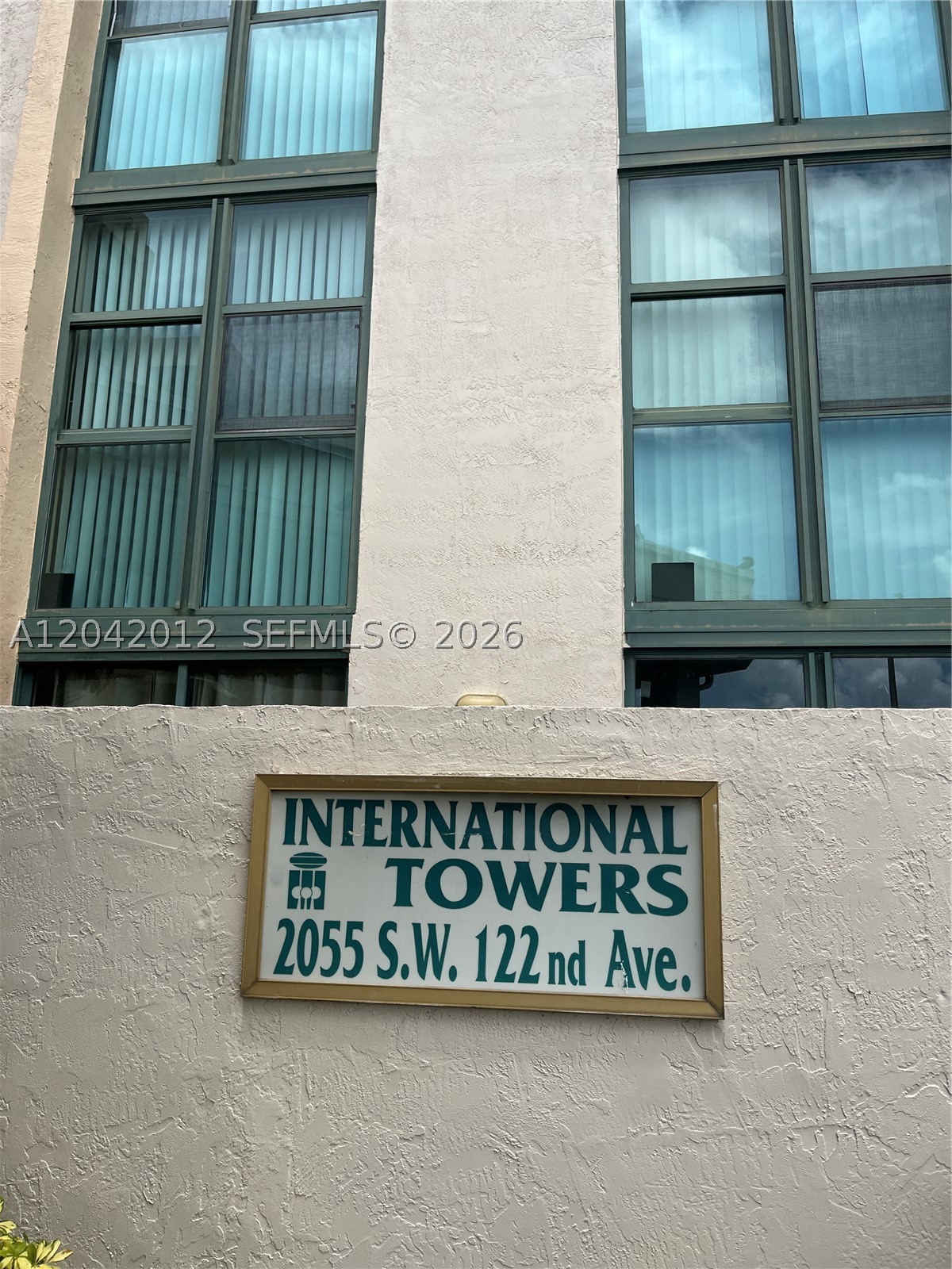 INTERNATIONAL TOWERS COND - Residential