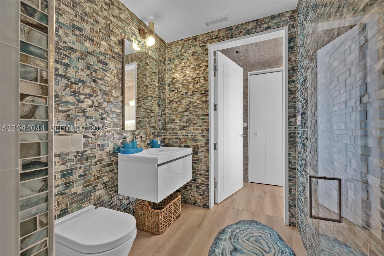 NORTH BISCAYNE BEACH AMEN - Residential