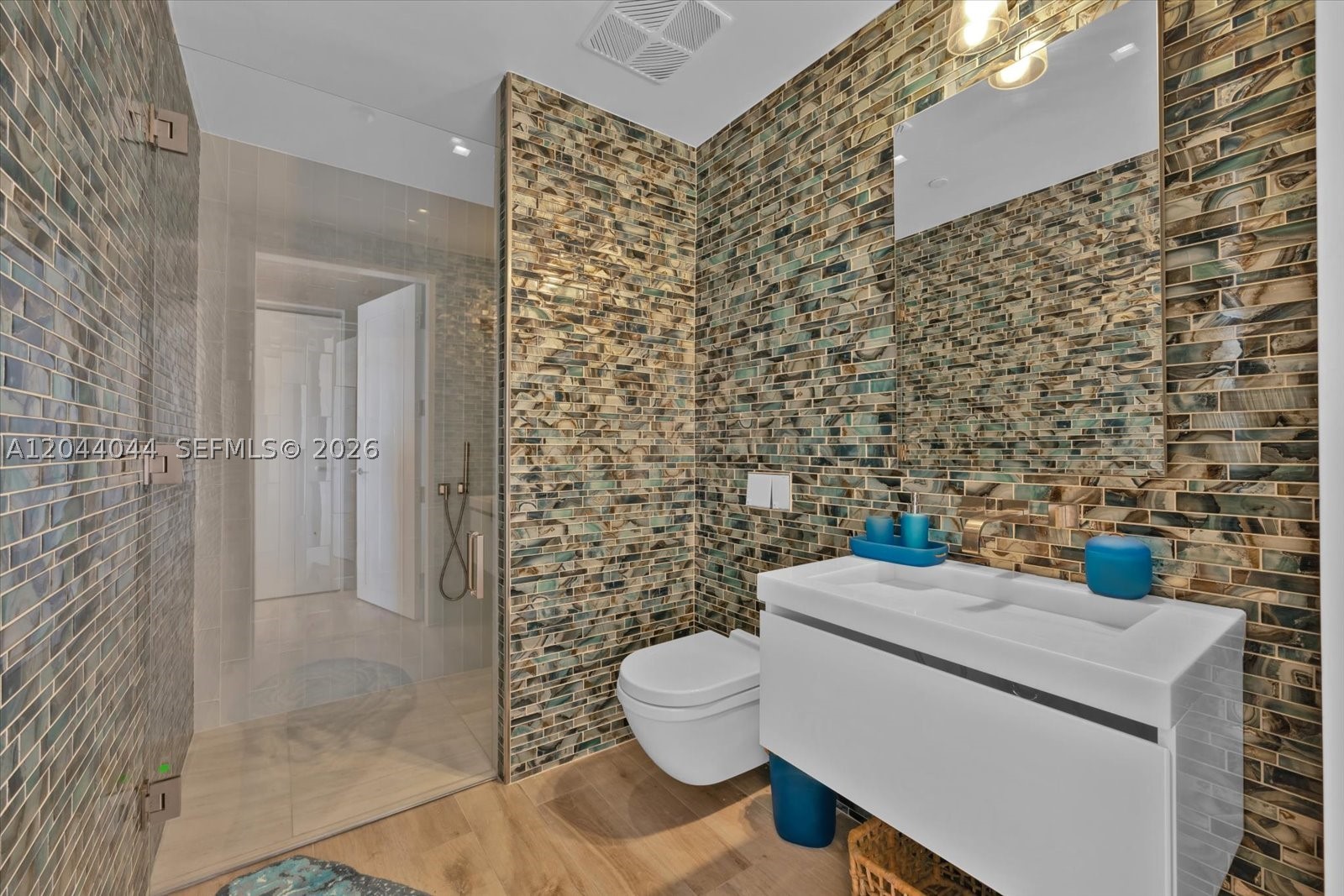 NORTH BISCAYNE BEACH AMEN - Residential