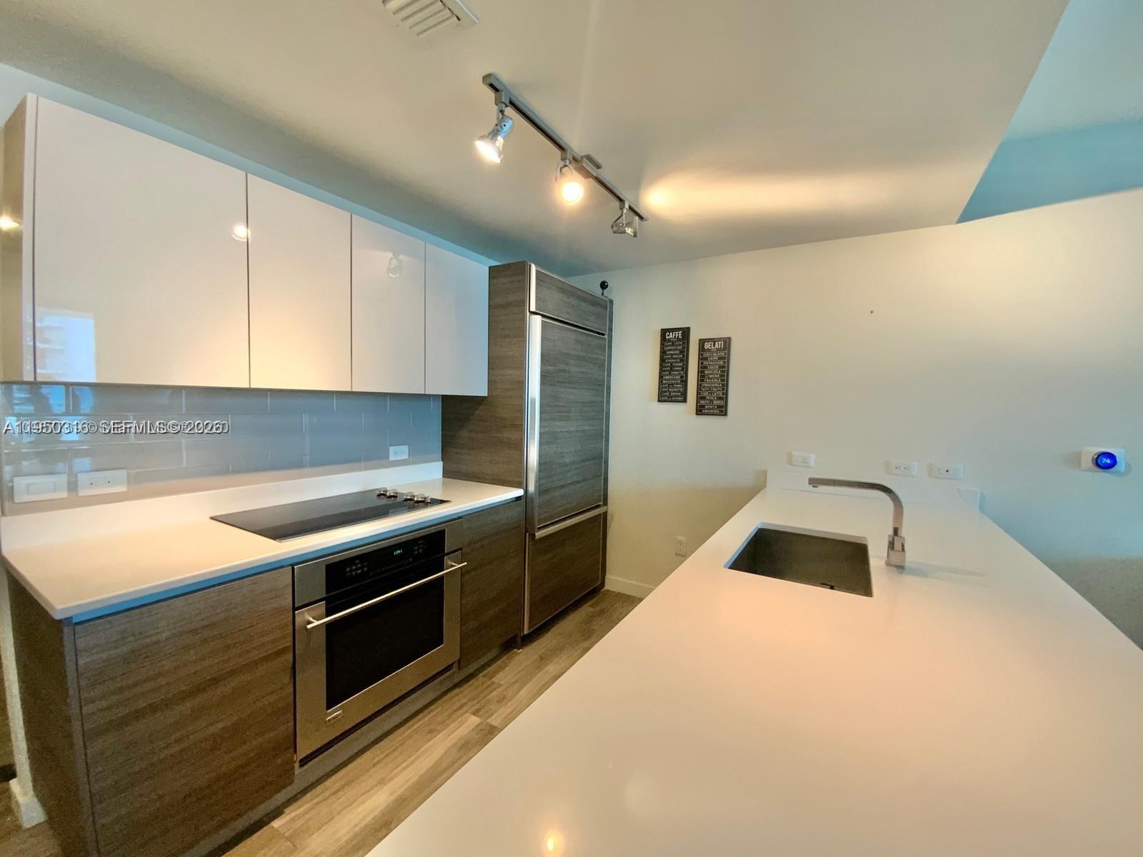 1100 MILLECENTO RESIDENCE - Residential