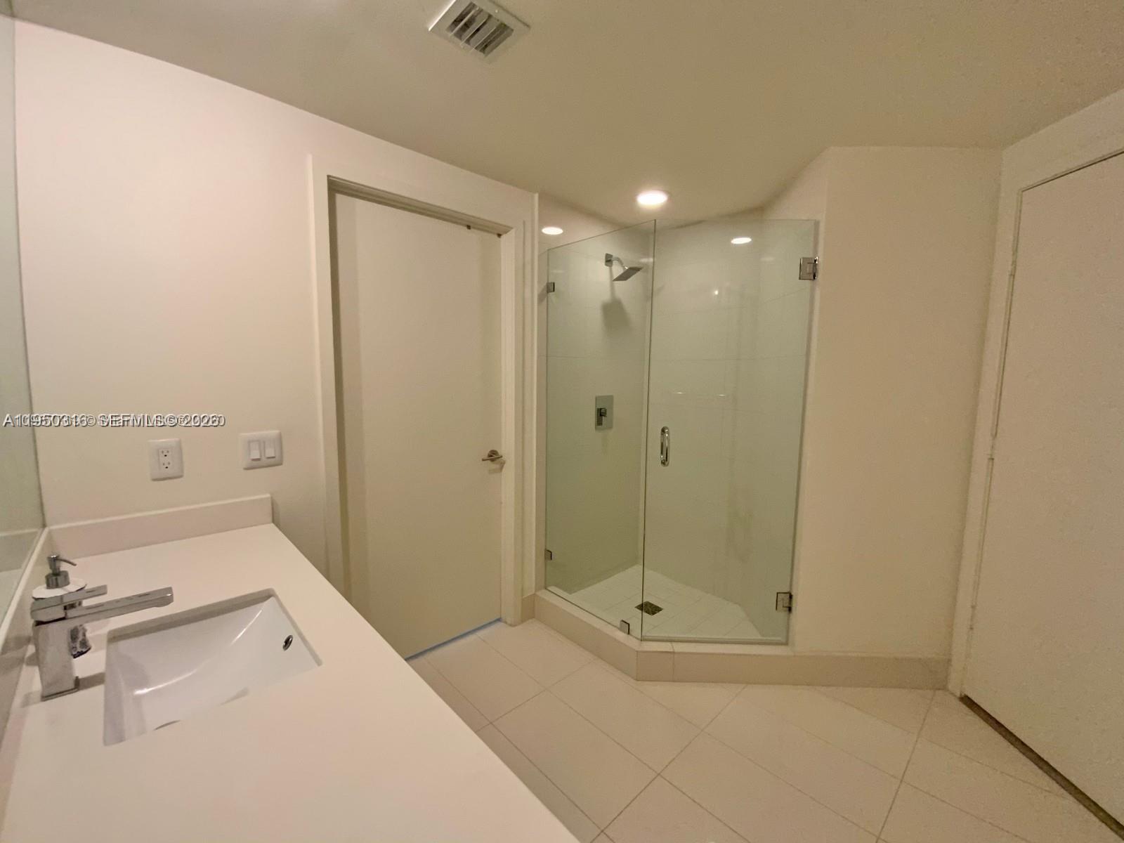 1100 MILLECENTO RESIDENCE - Residential