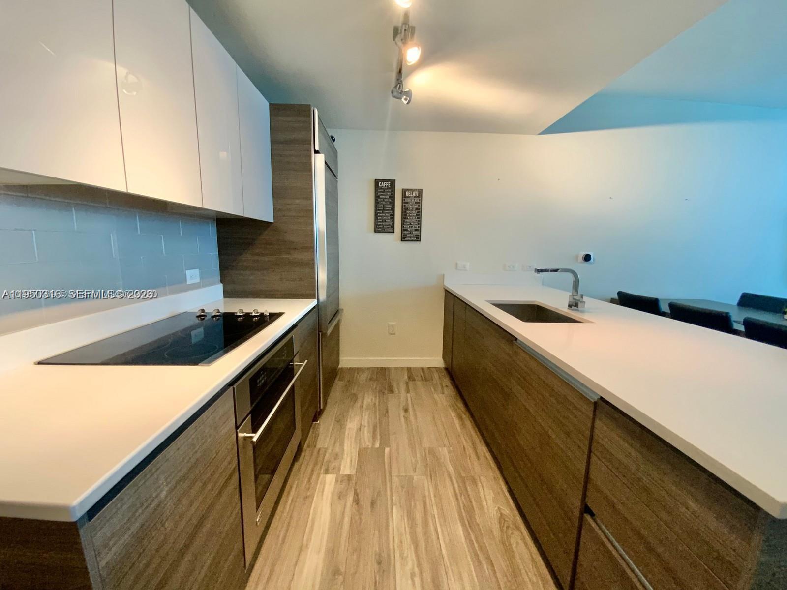 1100 MILLECENTO RESIDENCE - Residential