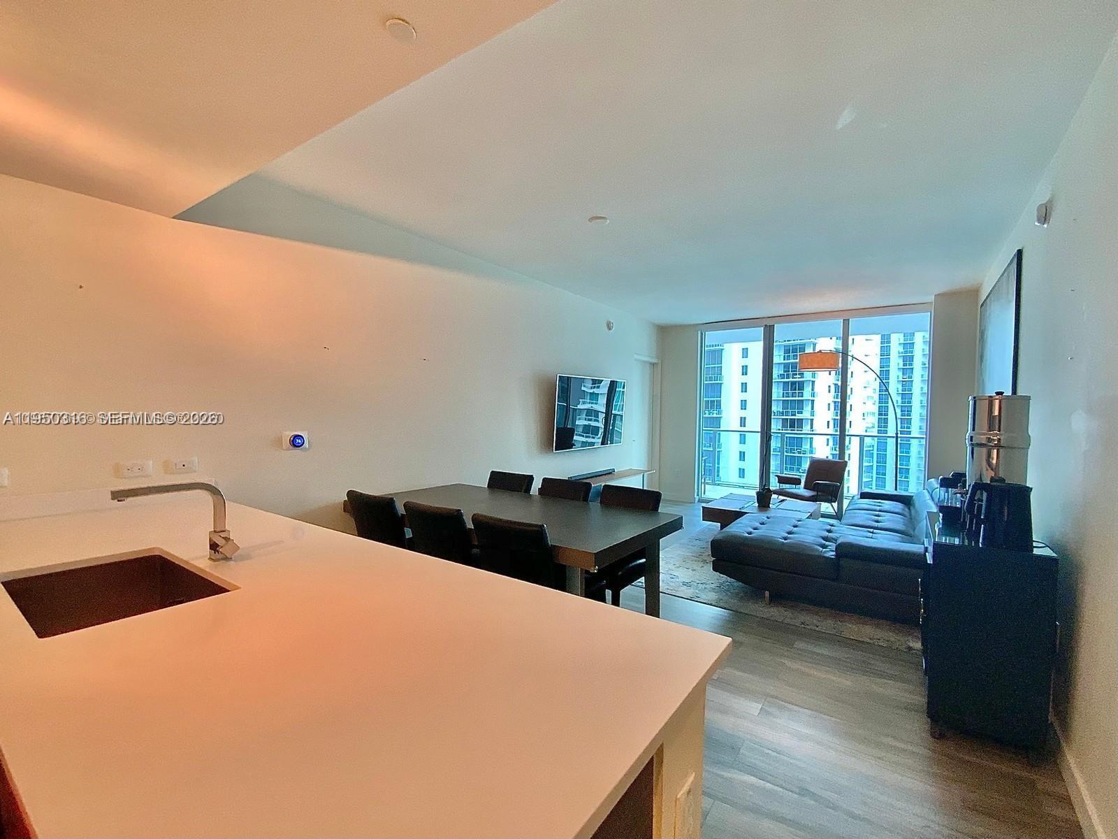 1100 MILLECENTO RESIDENCE - Residential