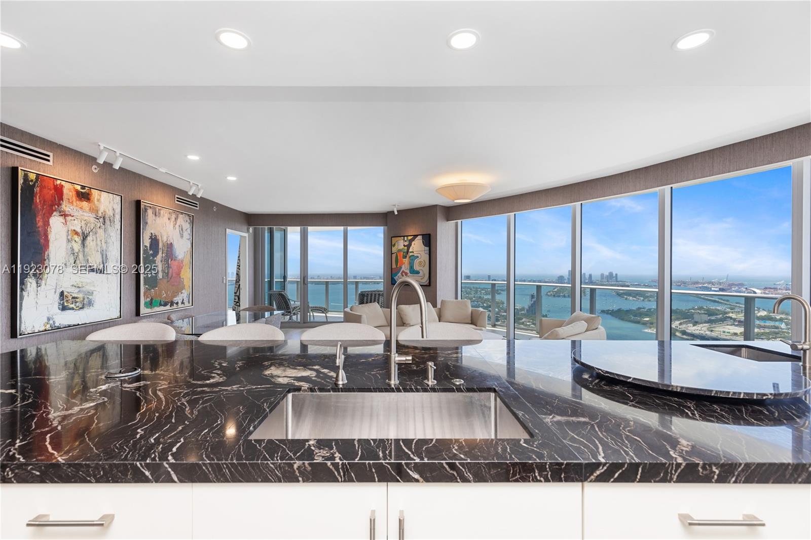 ARIA ON THE BAY CONDO - Residential