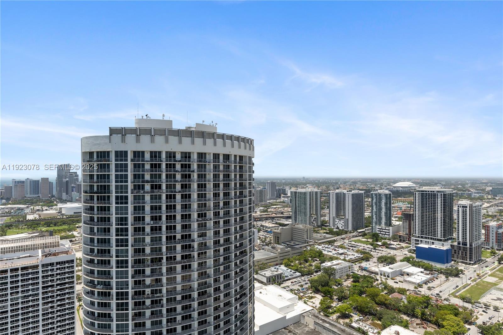 ARIA ON THE BAY CONDO - Residential