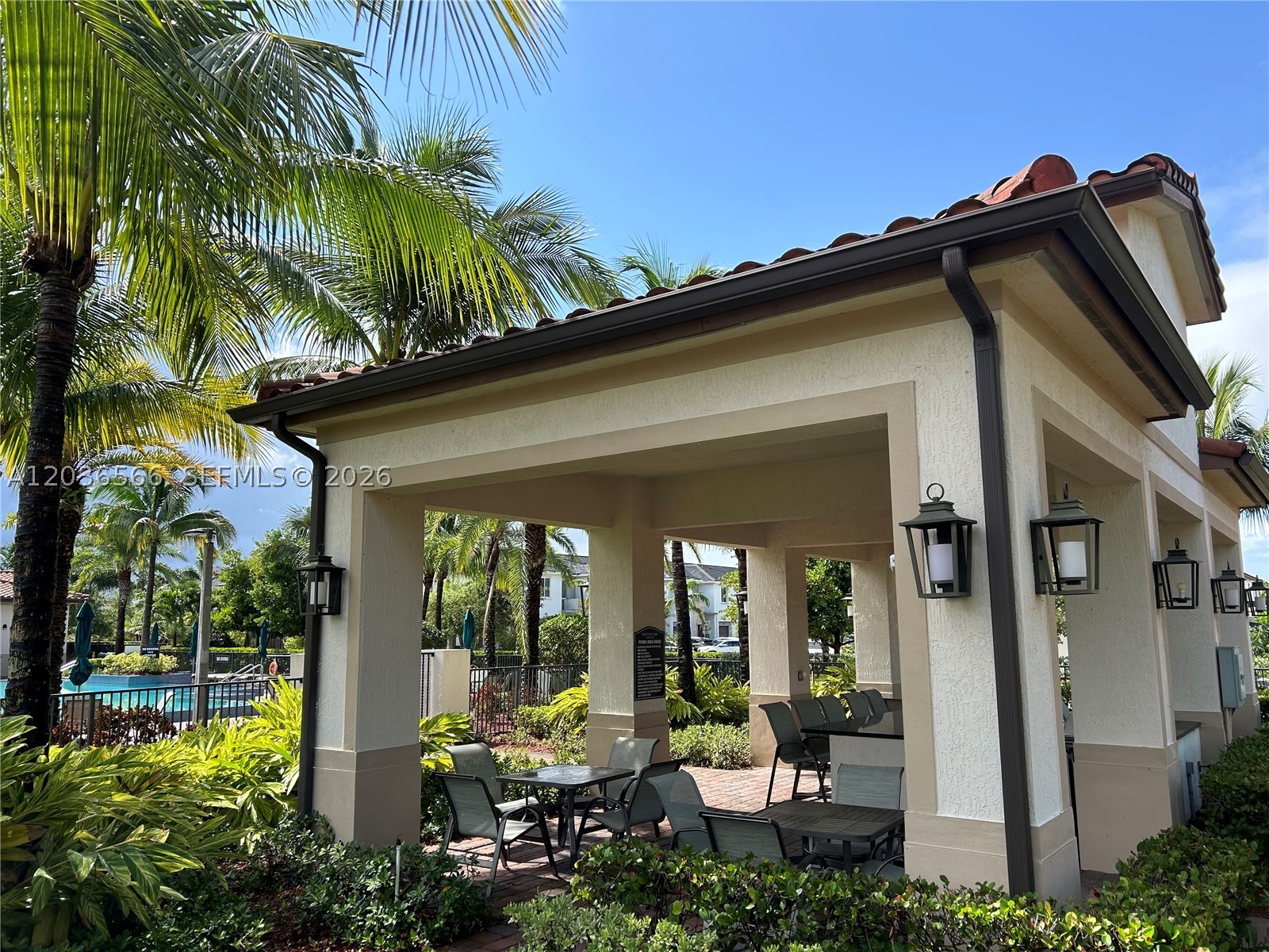 VENETIAN PARC - Residential Lease