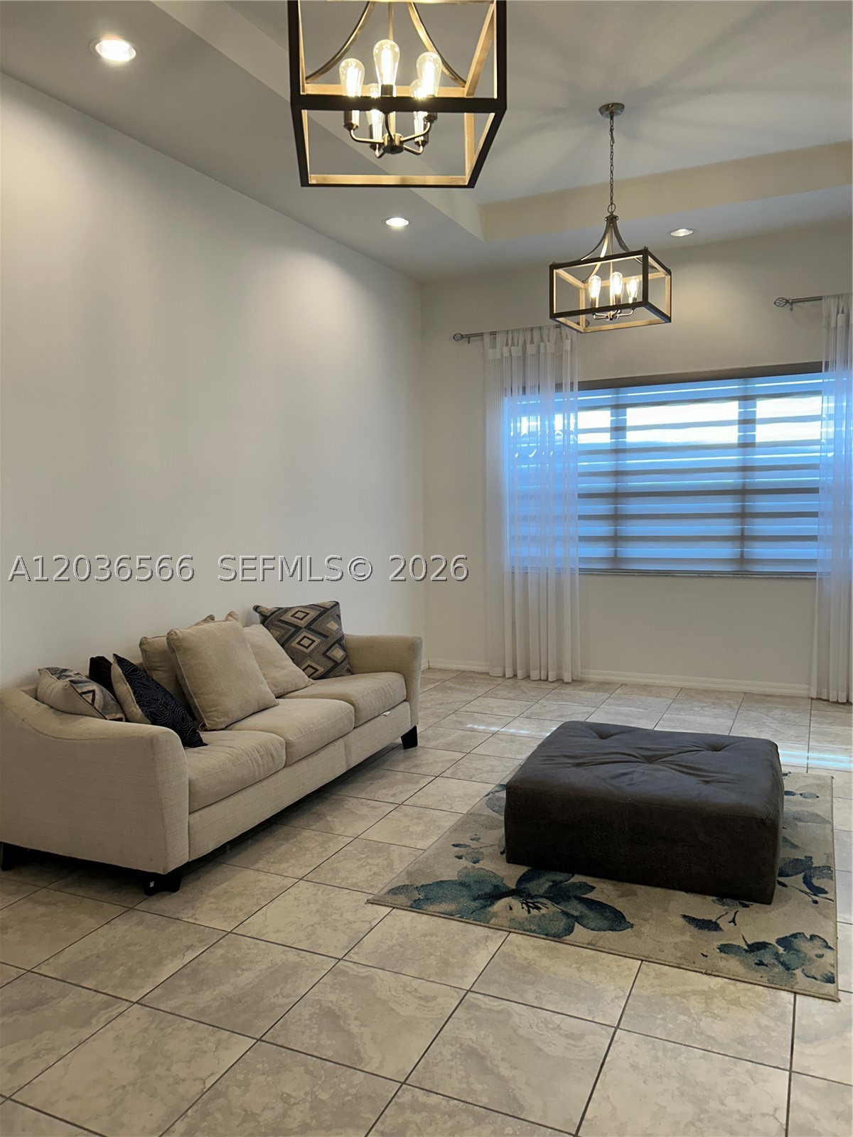 VENETIAN PARC - Residential Lease
