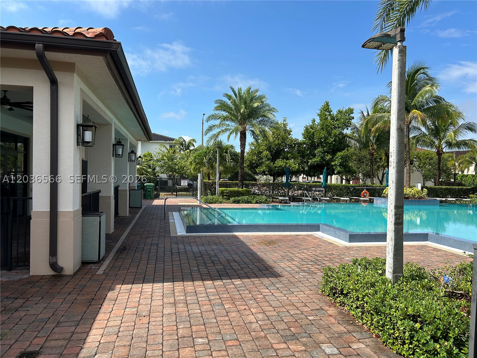 VENETIAN PARC - Residential Lease